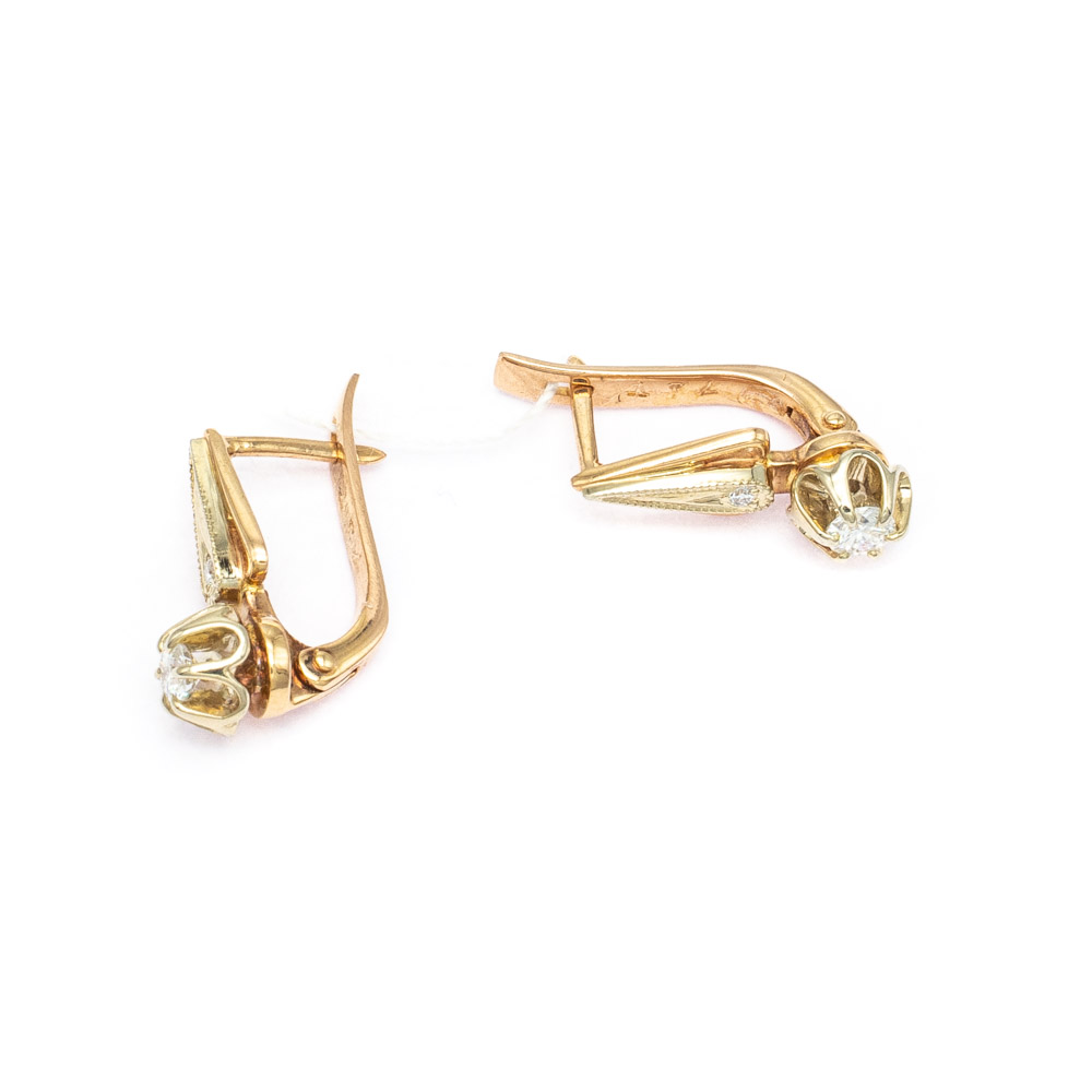 Серьги с бриллиантом