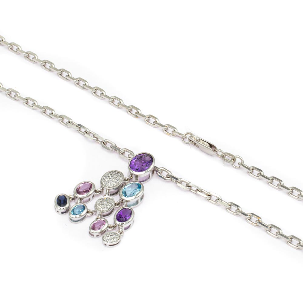 Колье с бриллиантом