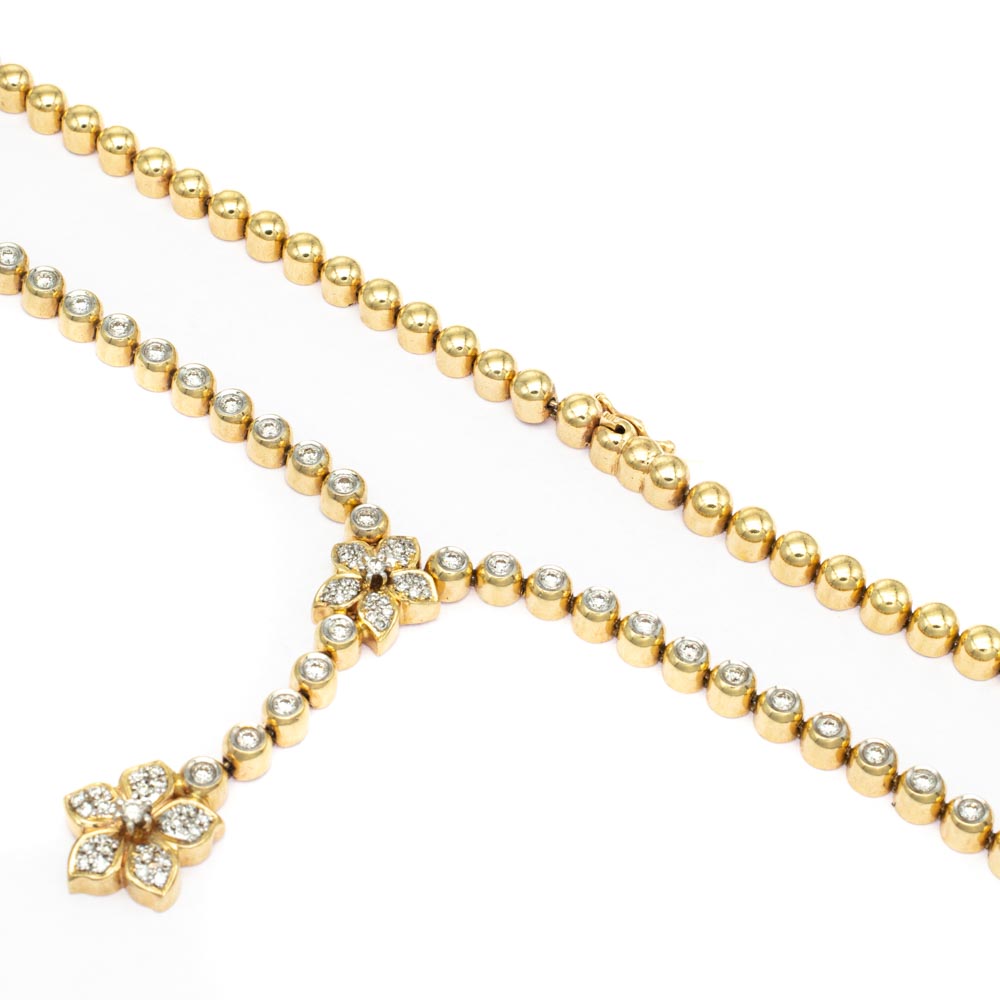 Колье с бриллиантом